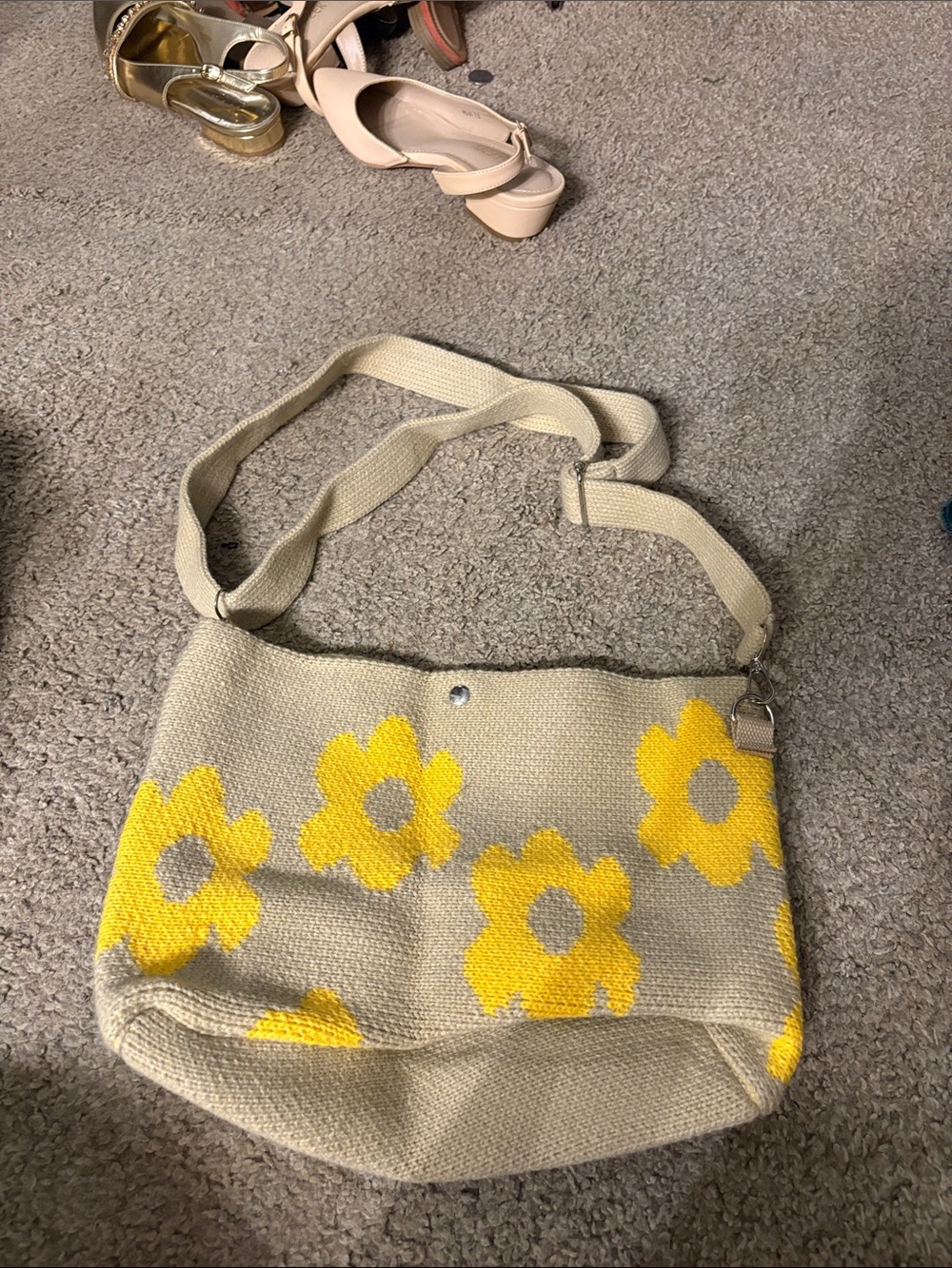 Beige Knit Shoulder Bag with Yellow Floral Pattern